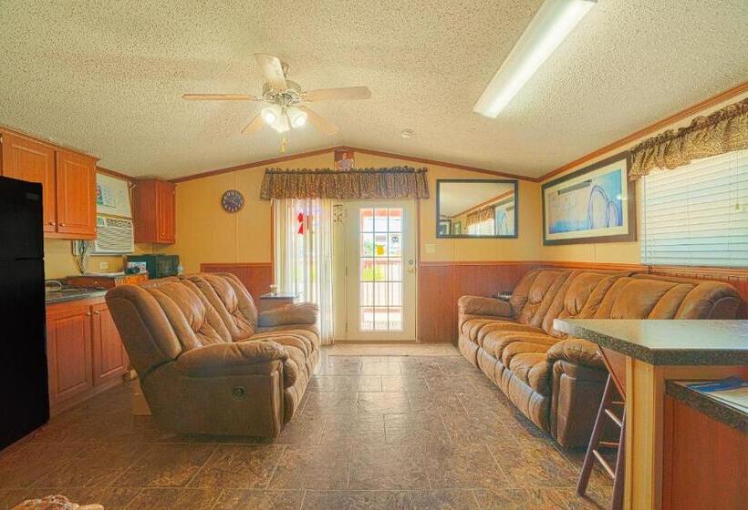 汽车旅馆 Grand Eagle Ford Lodge & Rv Park