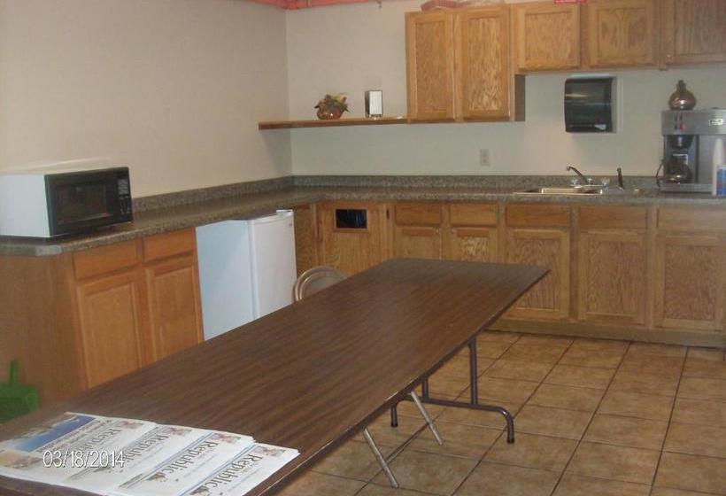 فندق على الطريق King's Inn Of Platte