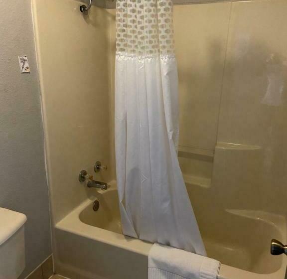 Мотель Redbud Inn