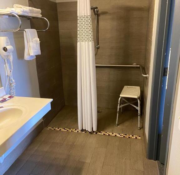 Мотель Redbud Inn