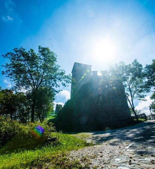 بنسيون Castello Di Zumelle