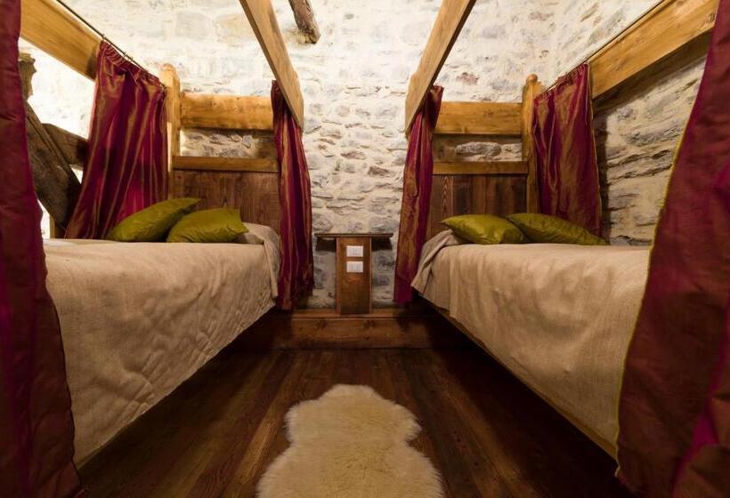 بنسيون Castello Di Zumelle