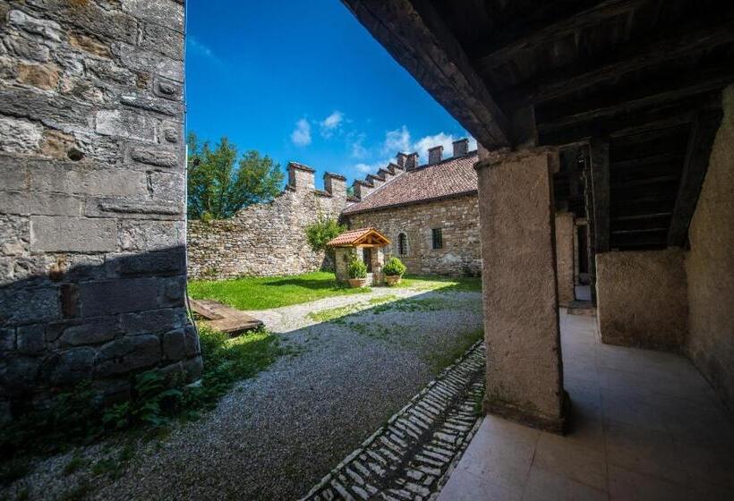 بنسيون Castello Di Zumelle