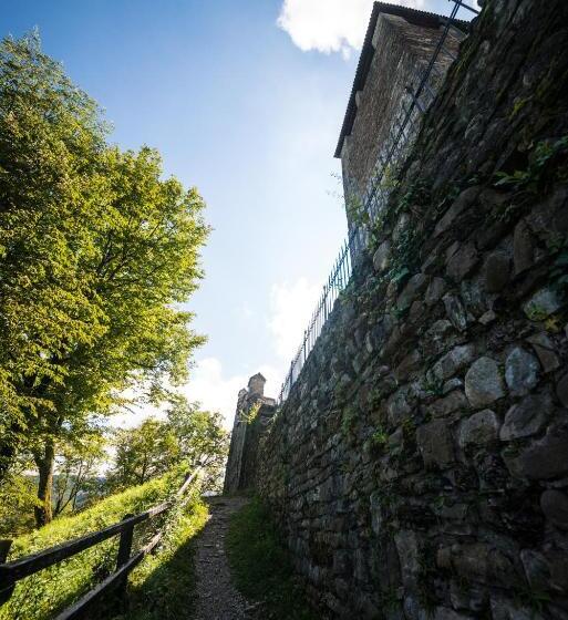 بنسيون Castello Di Zumelle