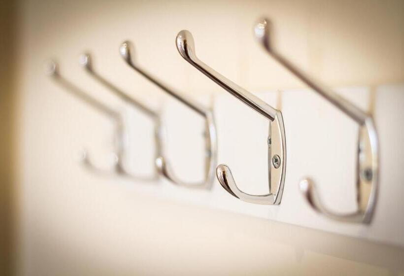 پانسیون Fair Oak House Exeter Airport