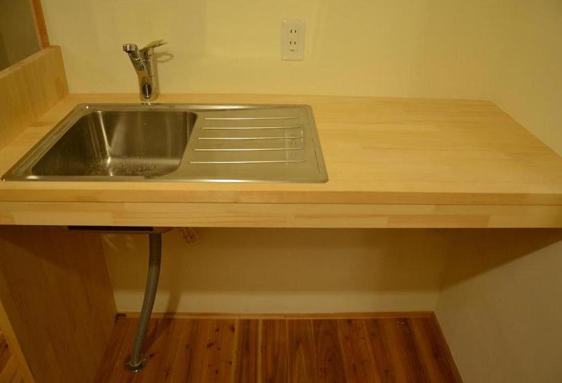 بنسيون Goto Backpackers Pole