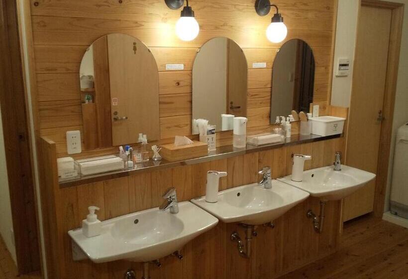 פנסיון Goto Backpackers Pole