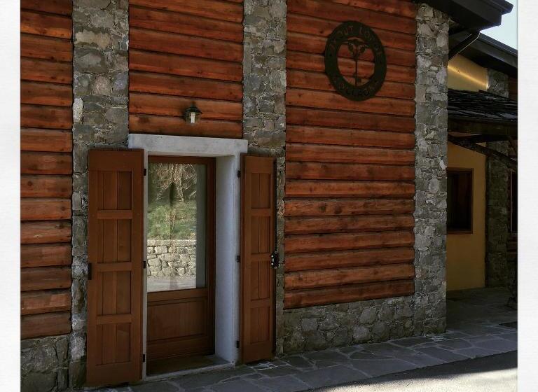 פנסיון Trout Lodge