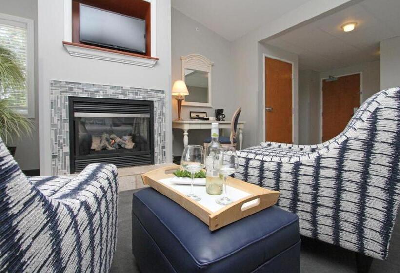 渡假胜地 Bay Pointe Inn