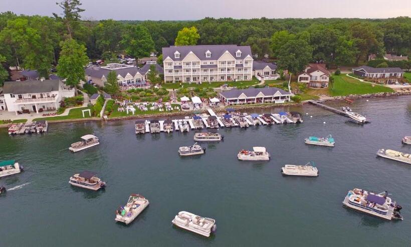 渡假胜地 Bay Pointe Inn