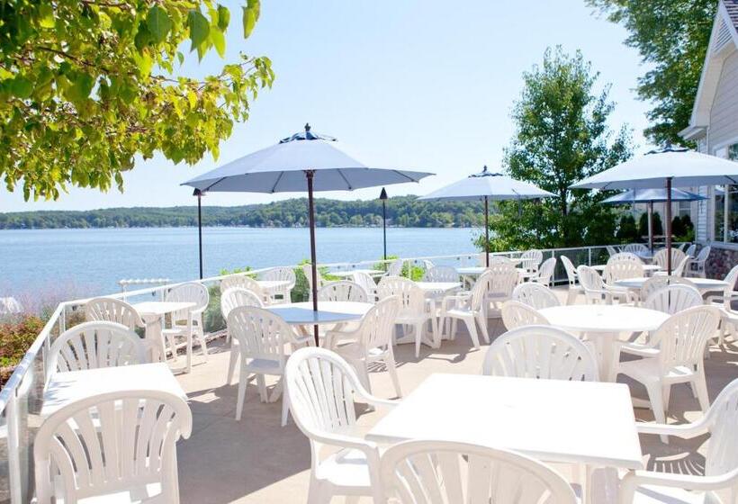 渡假胜地 Bay Pointe Inn