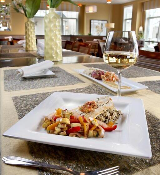 渡假胜地 Bay Pointe Inn