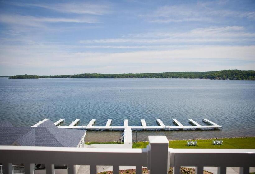 渡假胜地  Bay Pointe Inn