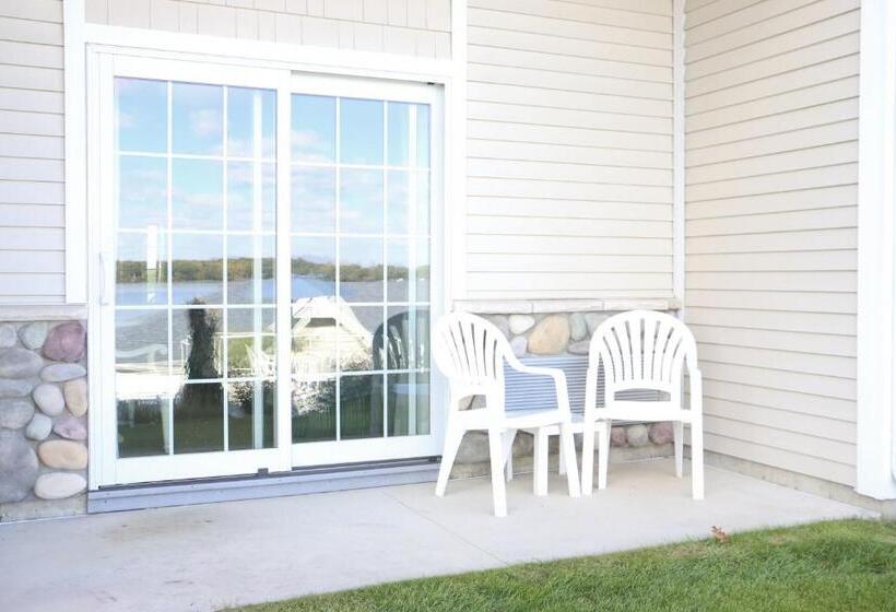 渡假胜地 Bay Pointe Inn