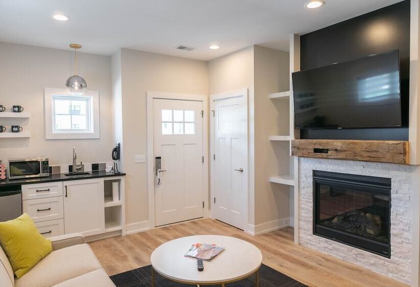 渡假胜地 Bay Pointe Inn