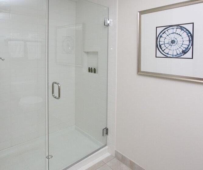 渡假胜地 Bay Pointe Inn