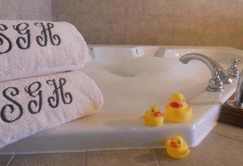 Sandhills Guest House Motel