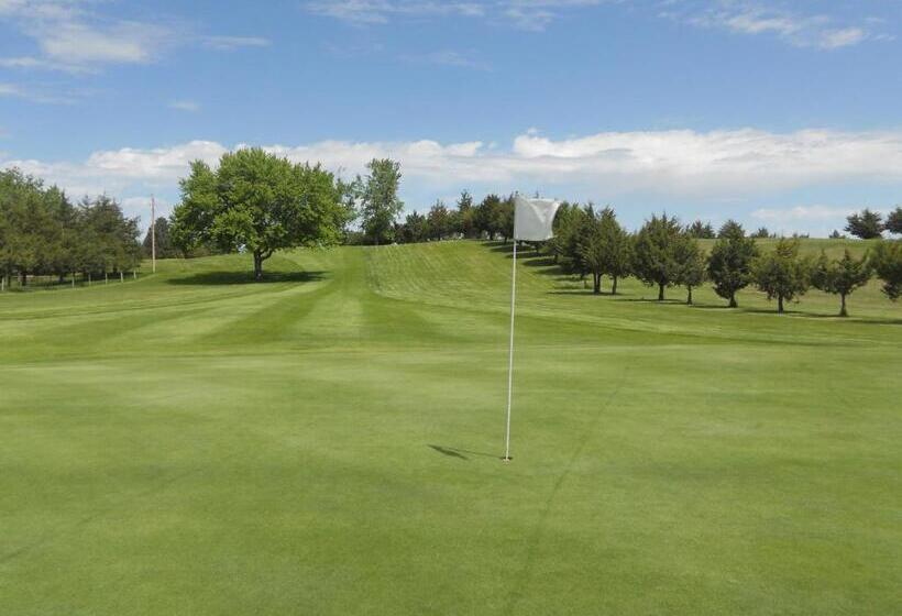 Sandhills Guest House Motel