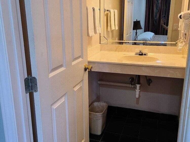 فندق على الطريق Scenic River Inn Wartburg Hwy 27