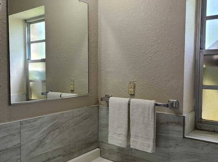 فندق على الطريق Scenic River Inn Wartburg Hwy 27