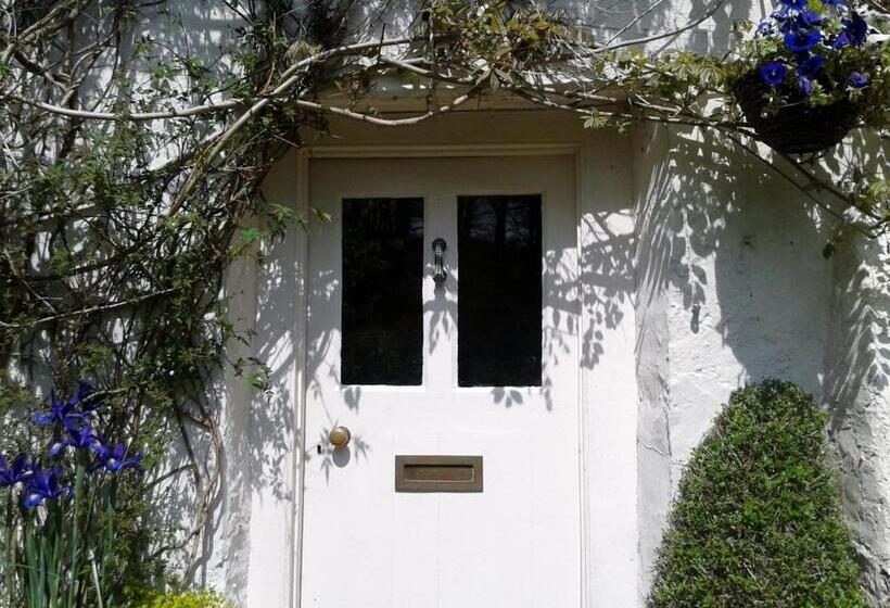 Tracebridge Cottage B&b