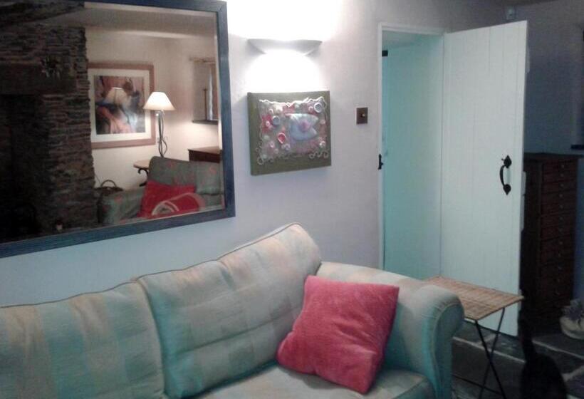 Tracebridge Cottage B&b