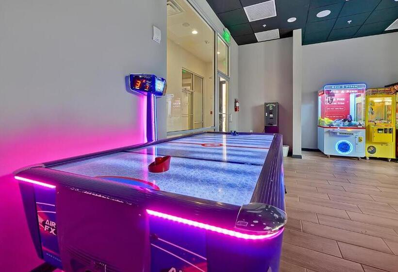 Regal Oaks Resort Vacation Townhomes By Idiliq   Free Private Hot Tub!