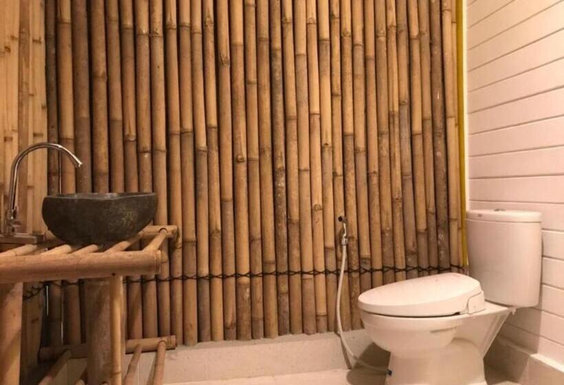 הוסטל Canggu Castle