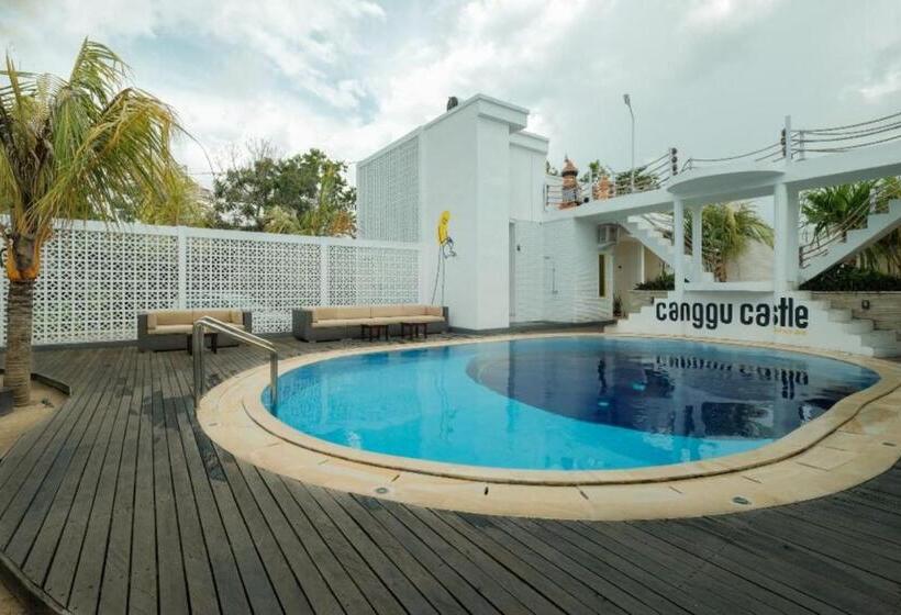הוסטל Canggu Castle