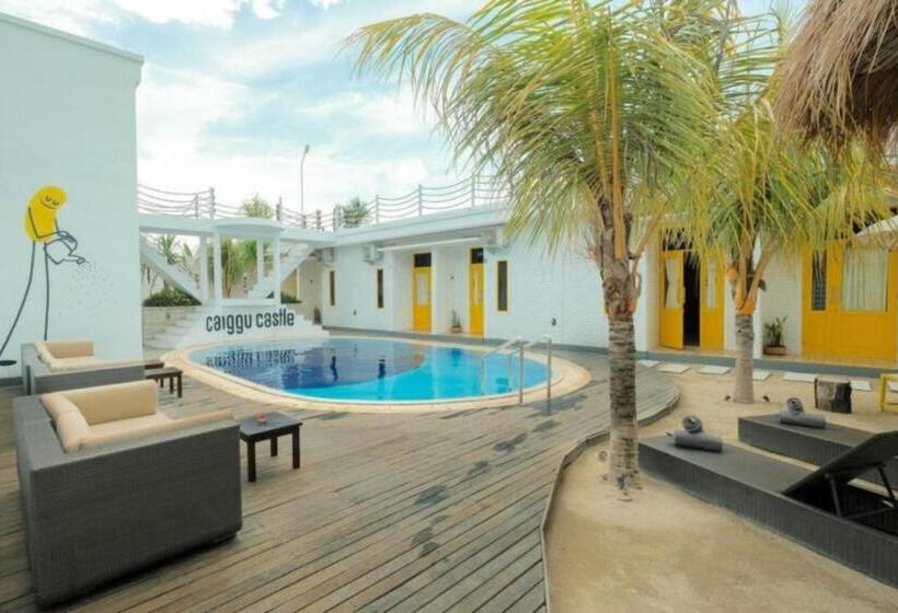 הוסטל Canggu Castle