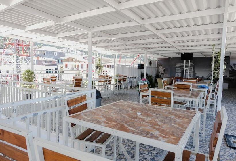 הוסטל Villa Tiara By Oyo Rooms