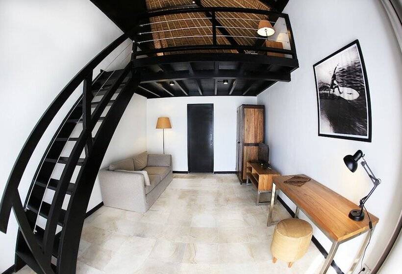 旅馆 Wave House   Surf Camp