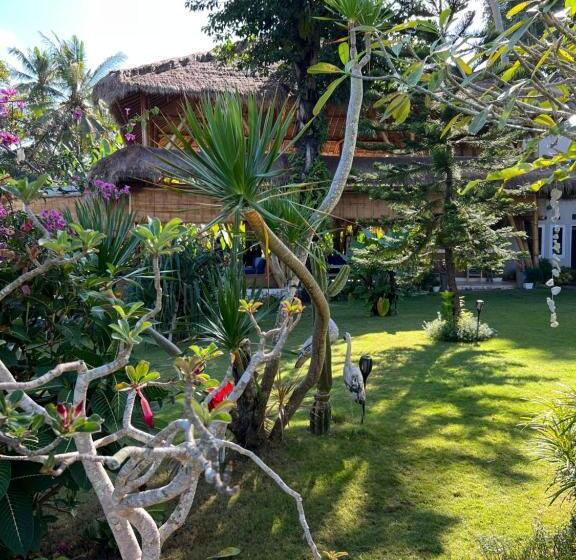 مبيت وإفطار Coco Verde Bali Resort