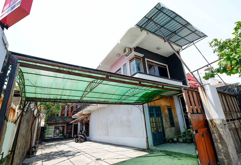 Boytown Hotel By Oyo Rooms