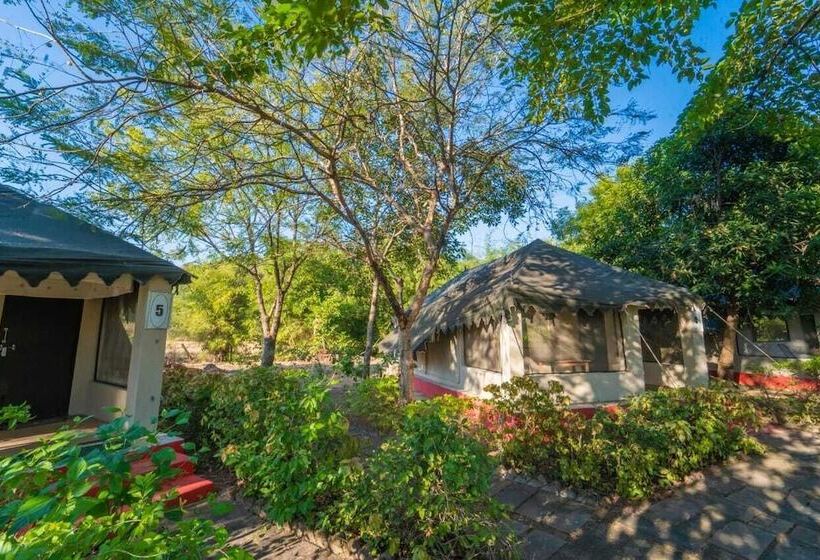 فندق Camp Serai Tiger Tadoba