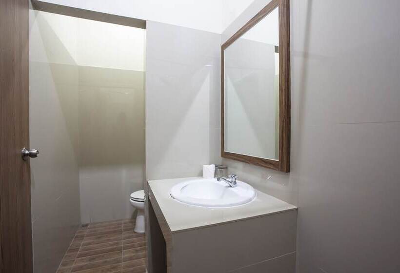 فندق Capital O 1709 Simalungun City