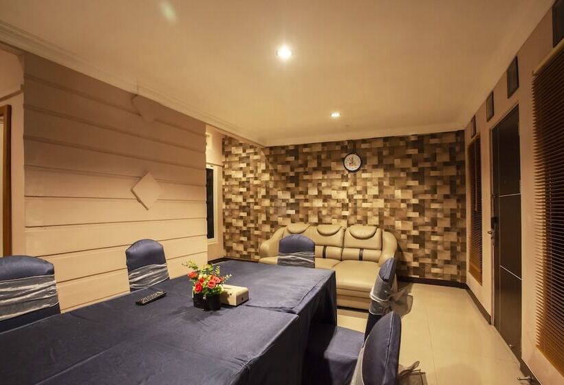 فندق Capital O 1709 Simalungun City