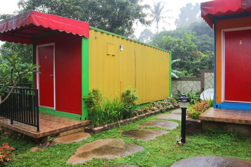 ホテル Container Inn