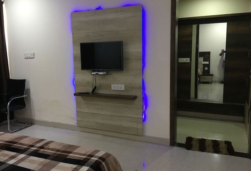 בית מלון כפרי Gold Residency Kurukshetra