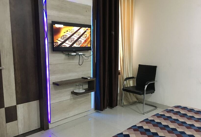 בית מלון כפרי Gold Residency Kurukshetra