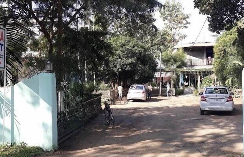 فندق Kaziranga Resort