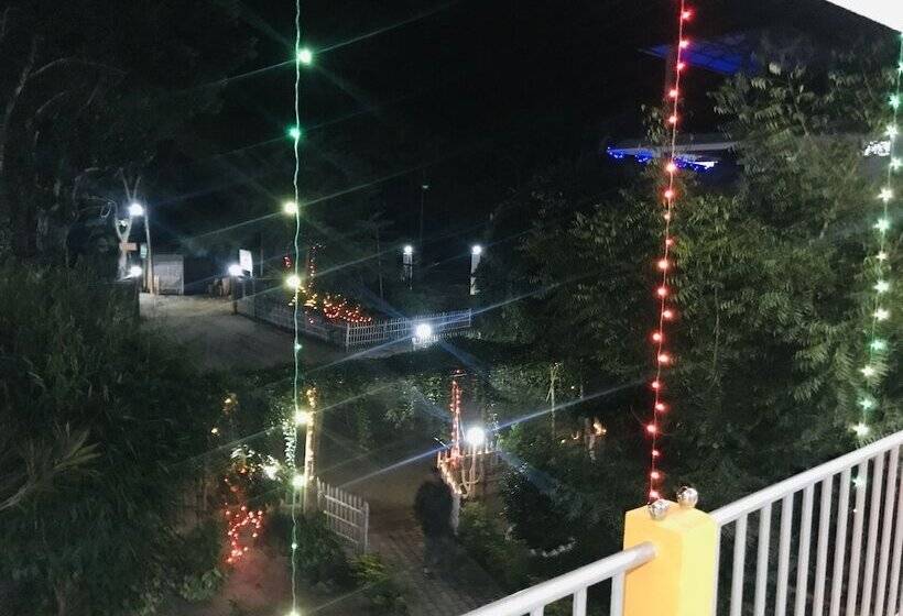 فندق Kaziranga Resort