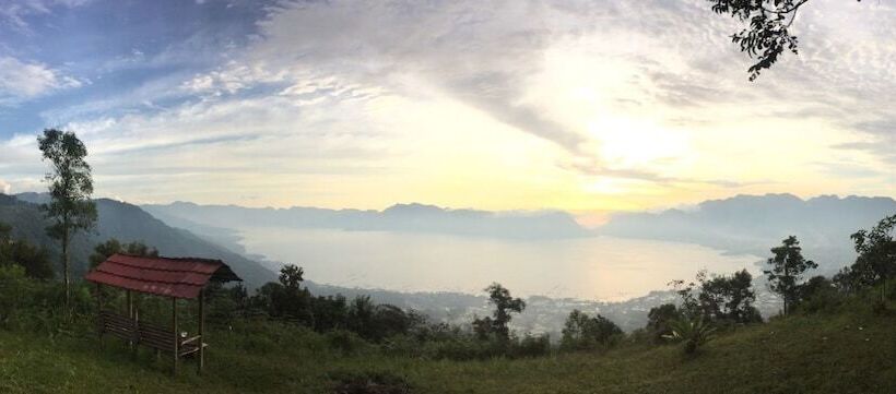 Отель Maninjau Indah