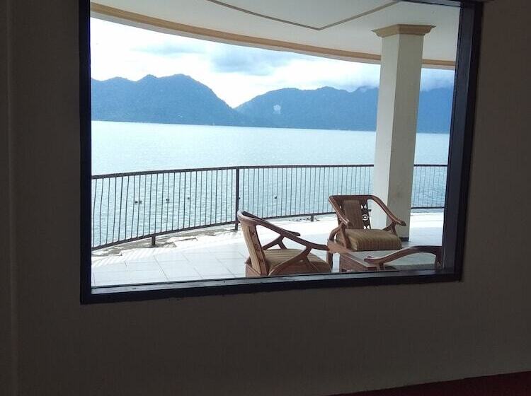 Отель Maninjau Indah