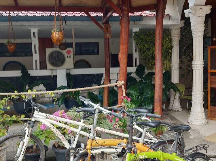 Отель Maninjau Indah