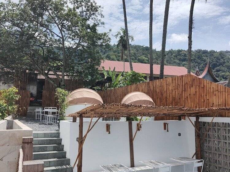 Отель Maninjau Indah