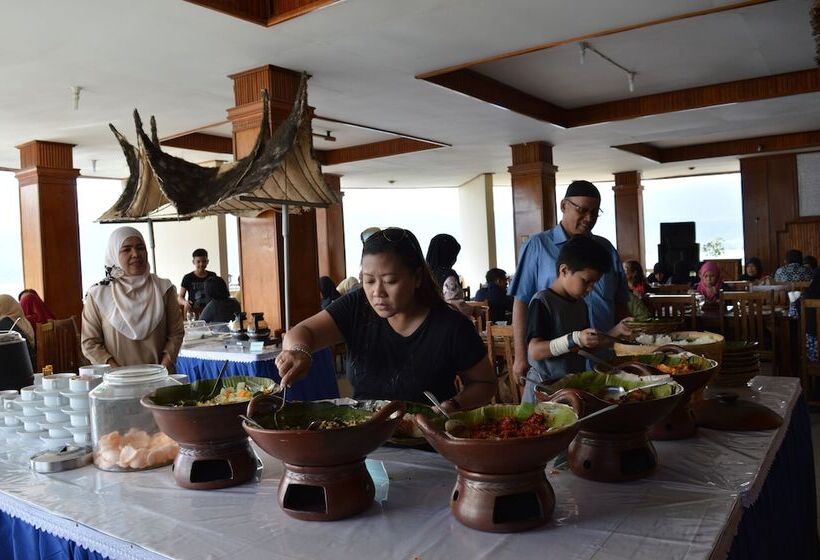 Отель Maninjau Indah