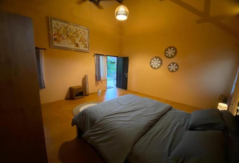 בית מלון כפרי Ubud Backpacker Hostel