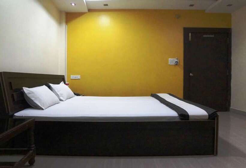 בית מלון כפרי Parvati Palace Sehore