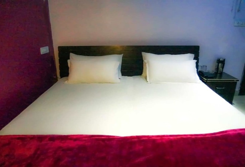 בית מלון כפרי Parvati Palace Sehore